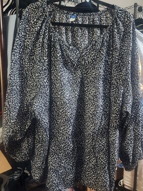 Old Navy Black and White Ditzy  Floral Peasant Blouse